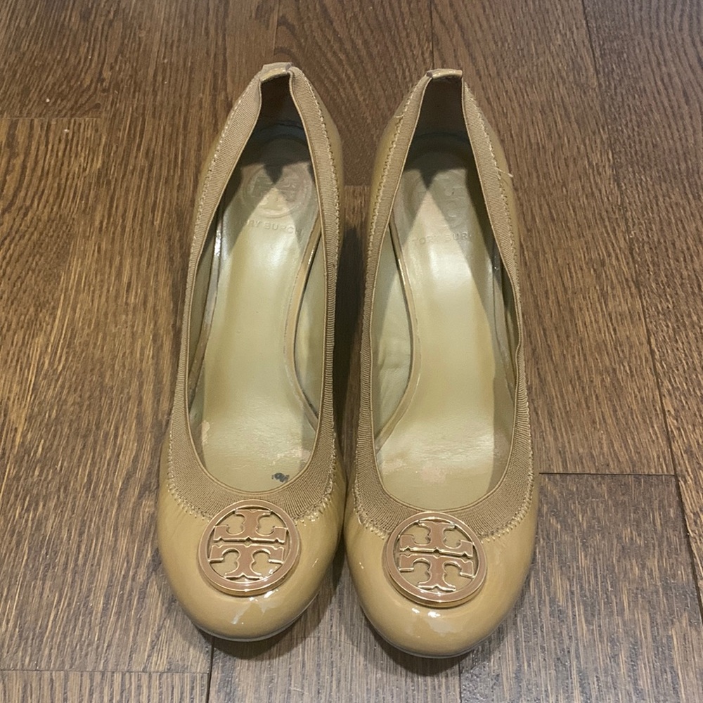 Tory Burch Traditional Nude Wedges